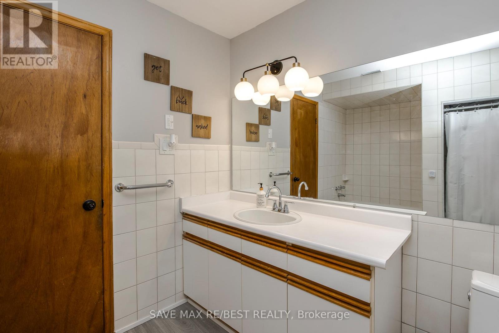 910 Concession Rd 17 W, Penetanguishene, Ontario  L9M 1R3 - Photo 15 - S12845280