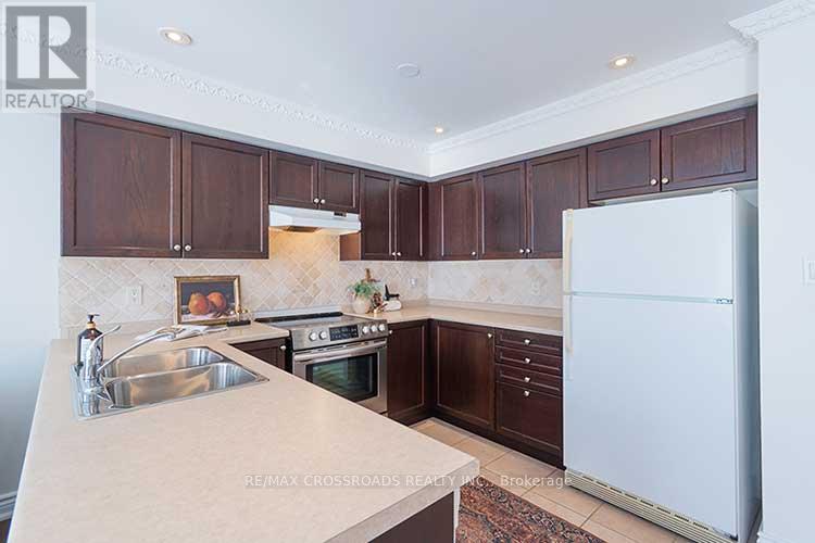 To39 - 39 Torr Lane, Ajax, Ontario  L1S 7N1 - Photo 9 - E12845120