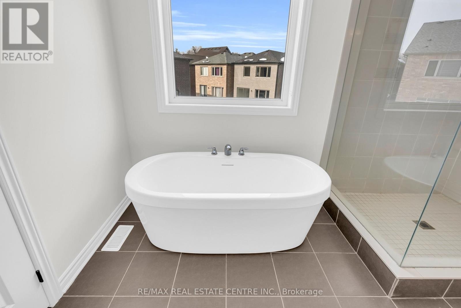 22 Spinland Street, Caledon, Ontario  L7C 4K4 - Photo 34 - W12770926