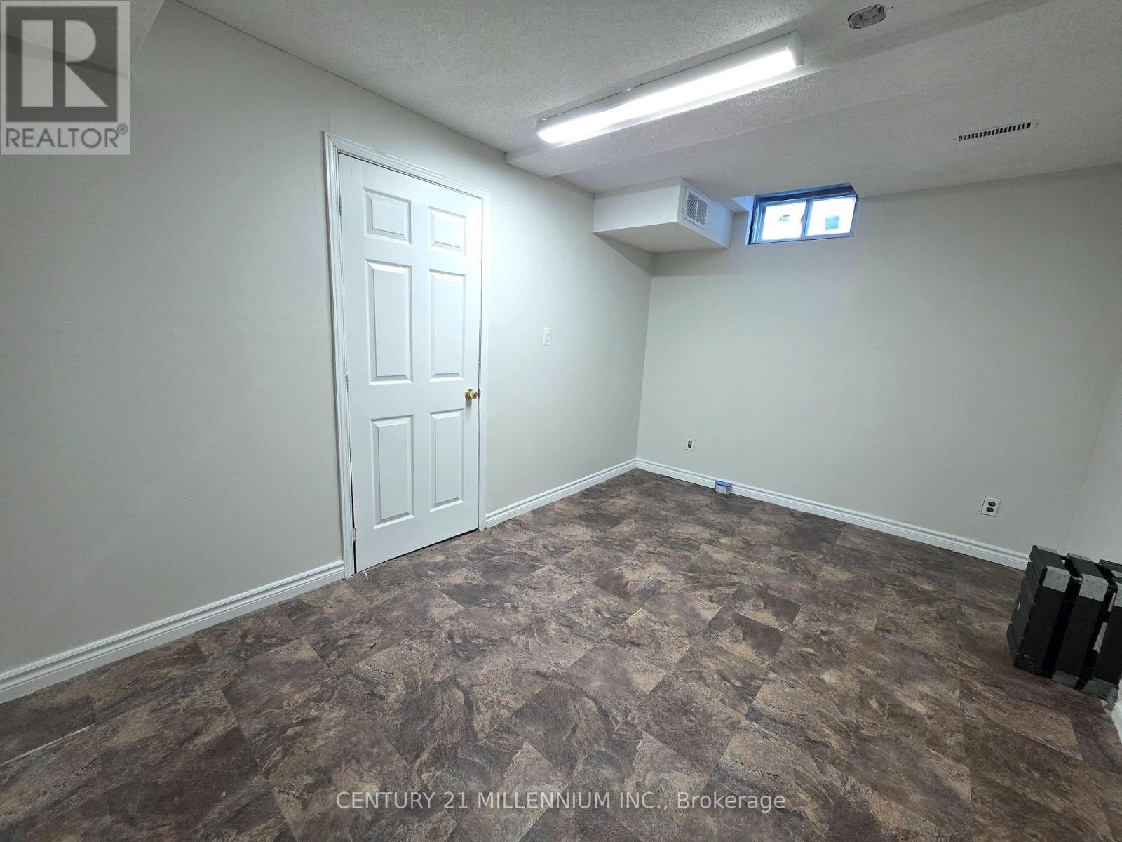 Bsmt - 30 Wexford Road, Brampton, Ontario  L6Z 2W3 - Photo 23 - W12841692