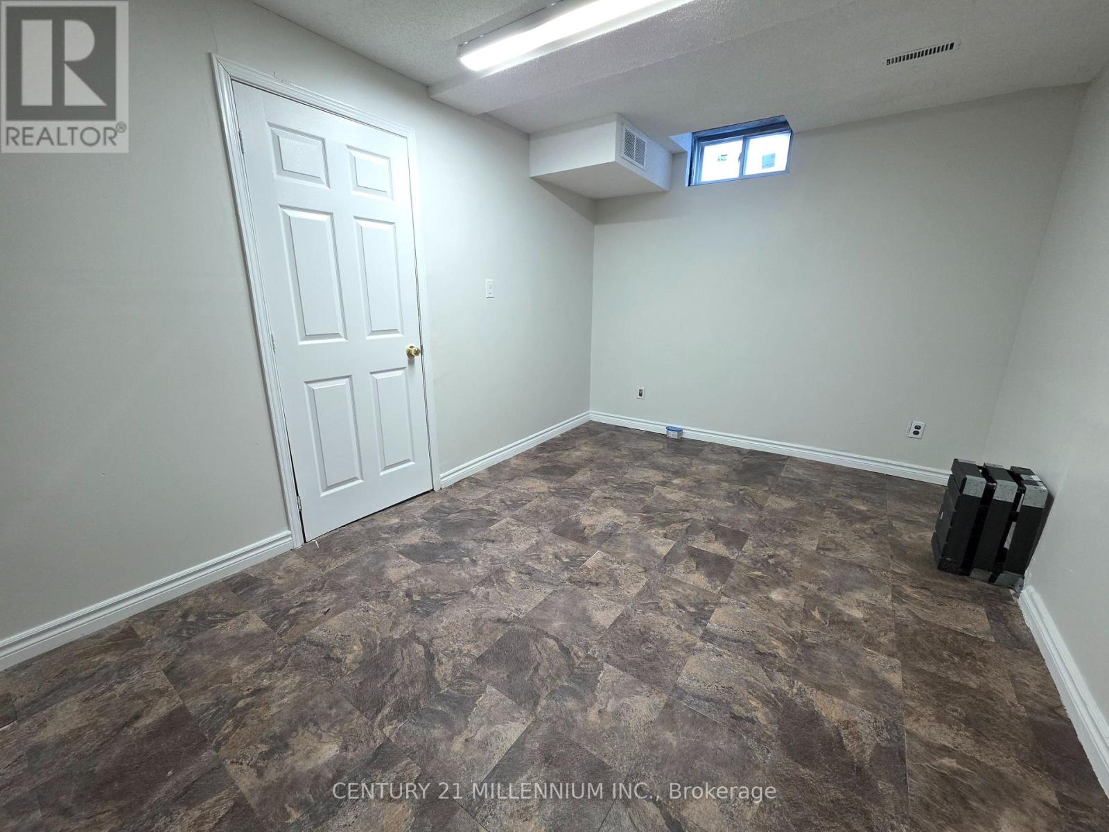 Bsmt - 30 Wexford Road, Brampton, Ontario  L6Z 2W3 - Photo 24 - W12841692