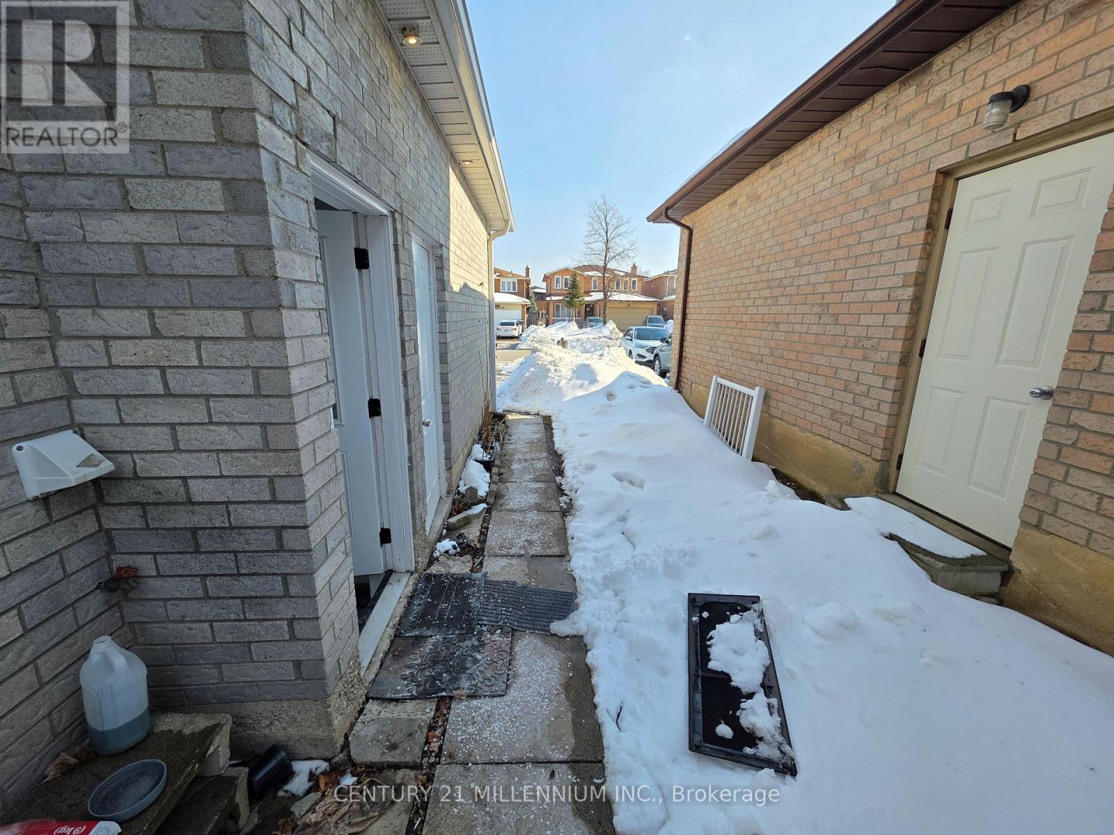 Bsmt - 30 Wexford Road, Brampton, Ontario  L6Z 2W3 - Photo 25 - W12841692