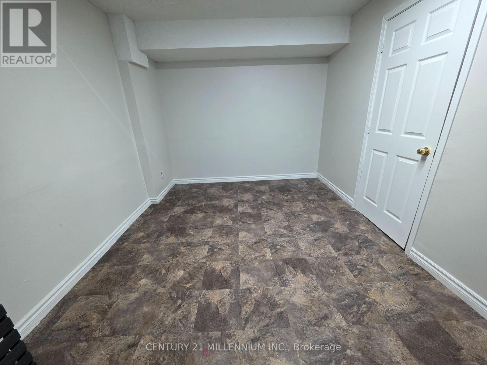 Bsmt - 30 Wexford Road, Brampton, Ontario  L6Z 2W3 - Photo 22 - W12841692