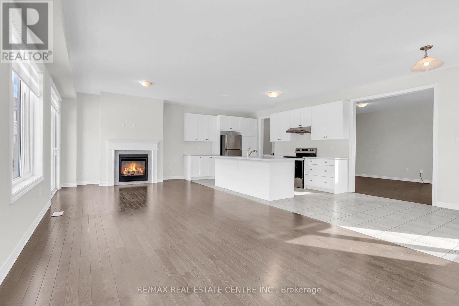 22 Spinland Street, Caledon, Ontario  L7C 4K4 - Photo 9 - W12770926