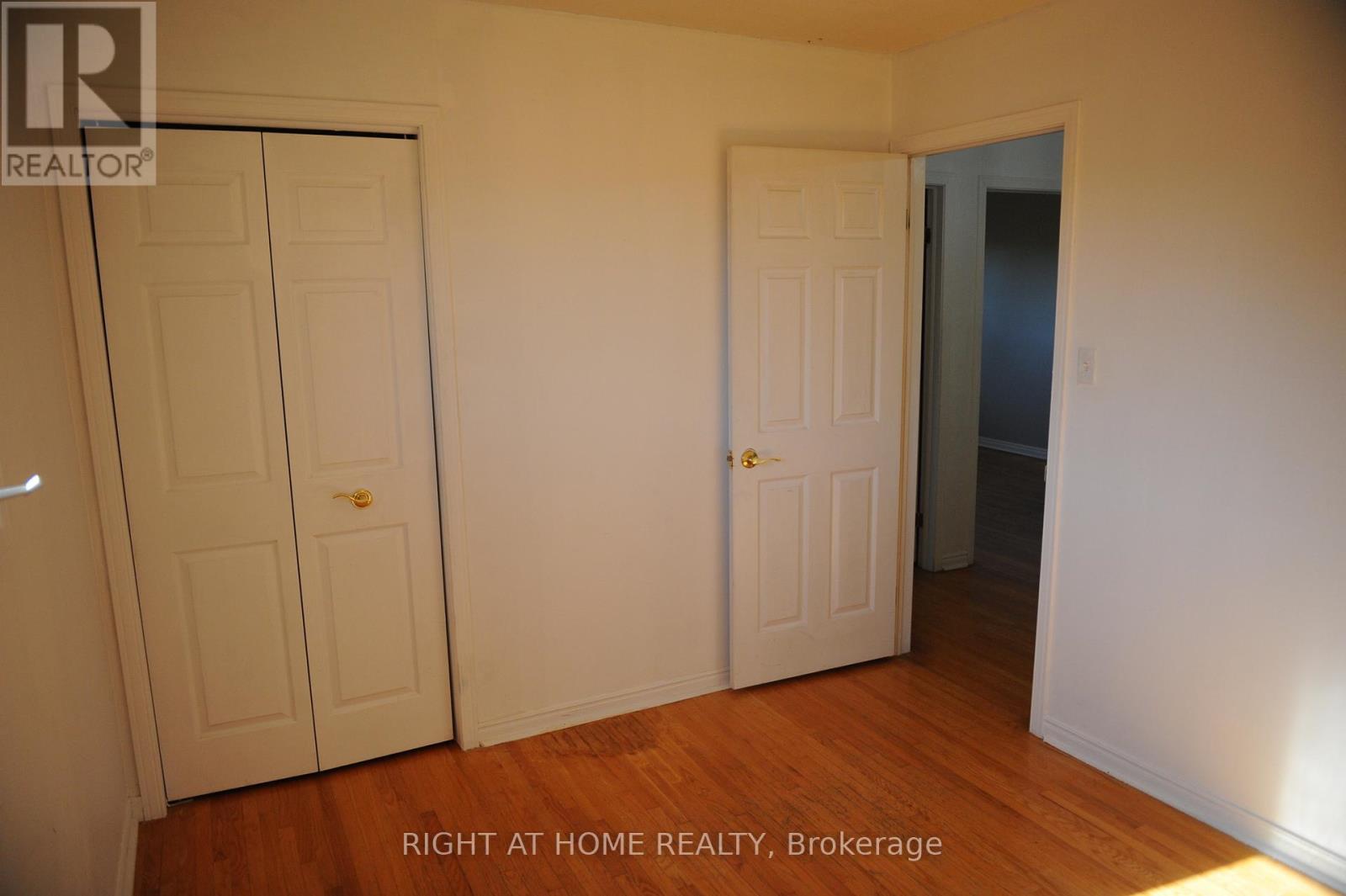 Upper - 1618 Corkstone Glade, Mississauga, Ontario  L4W 2E7 - Photo 19 - W12845150