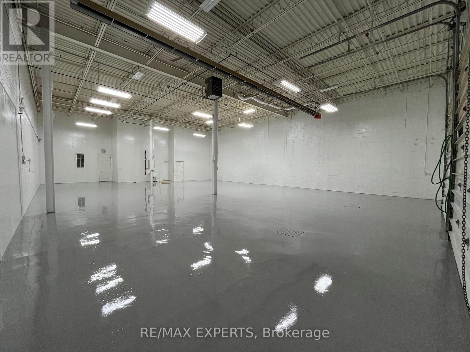 12-14 - 221 Deerhurst Drive, Brampton, Ontario  L6T 5L7 - Photo 3 - W12845156