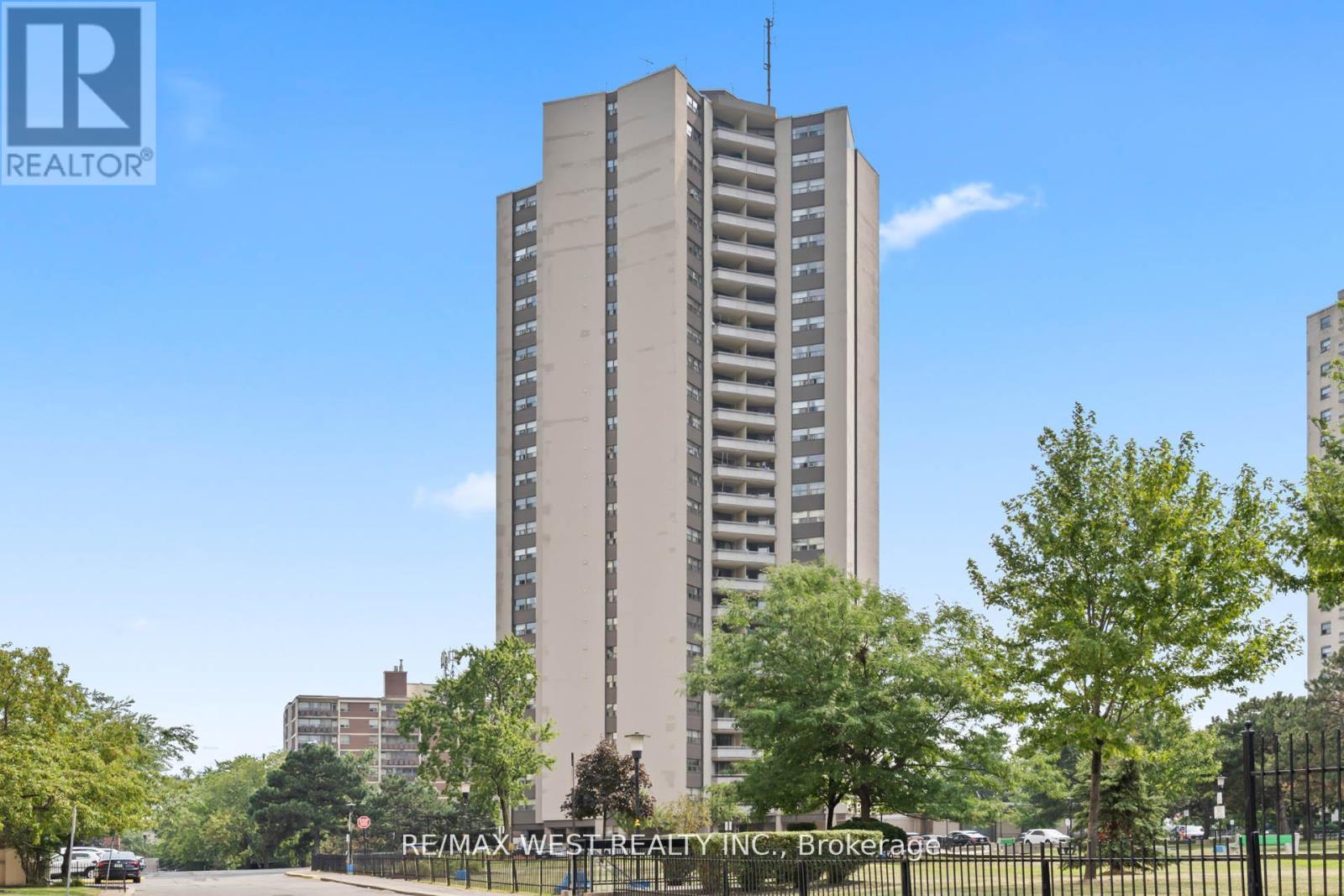 605 - 380 Dixon Road, Toronto, Ontario  M9R 1T3 - Photo 34 - W12845206