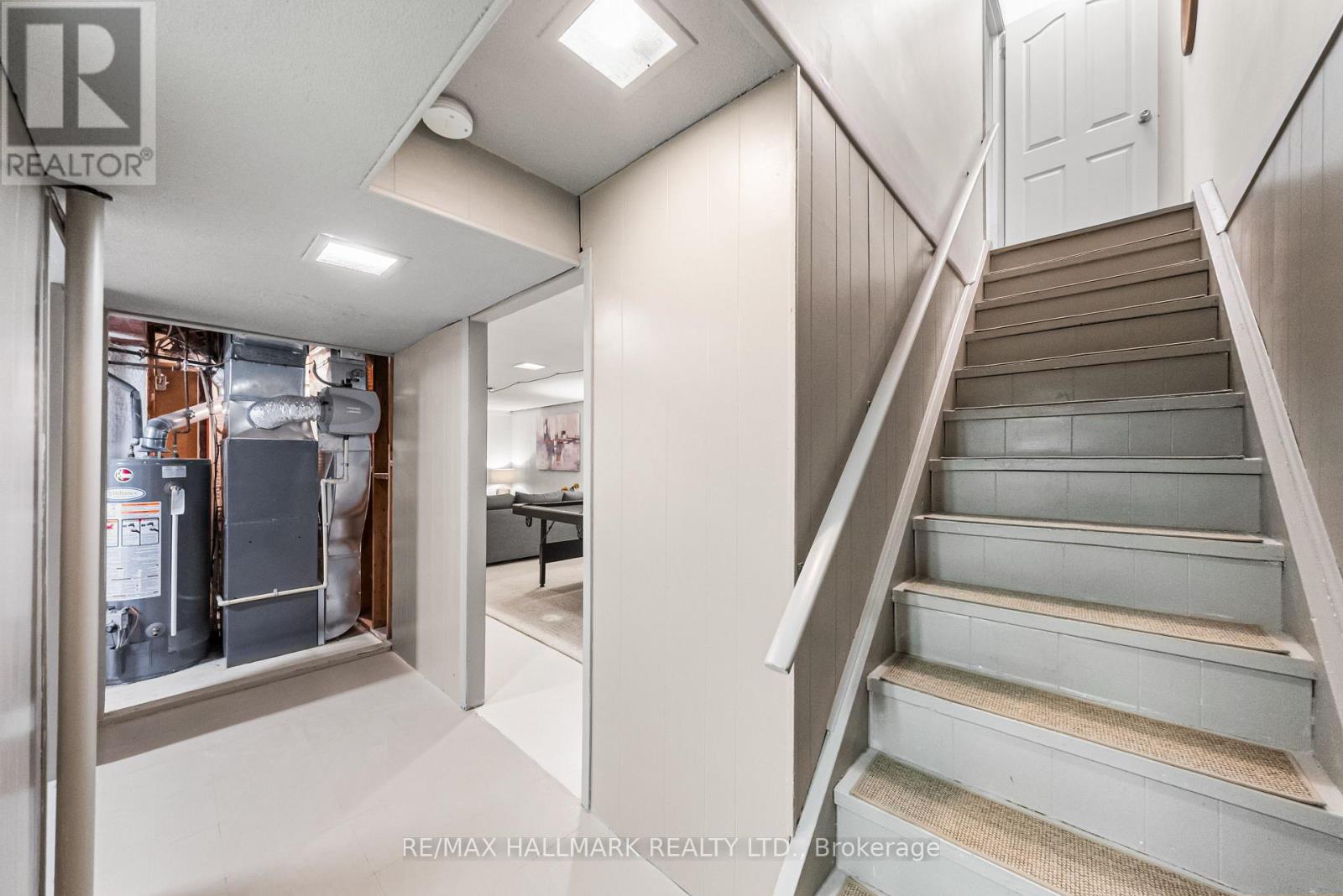 619 Timber Lane, Burlington, Ontario  L7L 4B1 - Photo 23 - W12845236