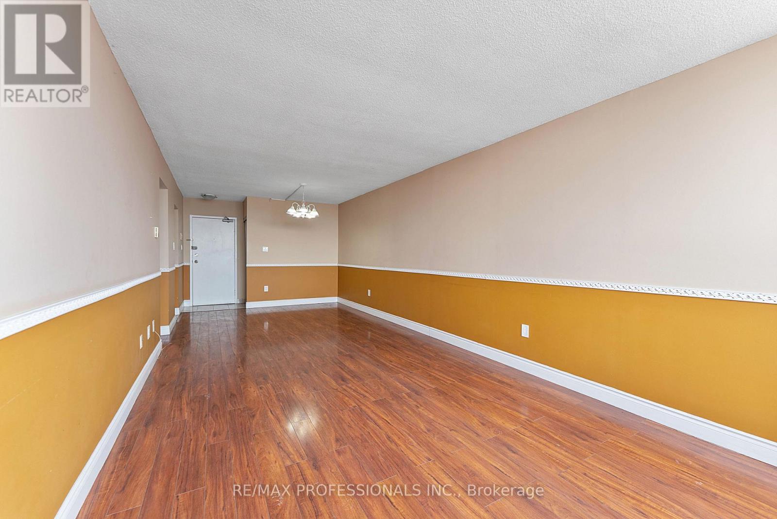 1405 - 390 Dixon Road, Toronto, Ontario  M9R 1T4 - Photo 11 - W12845260