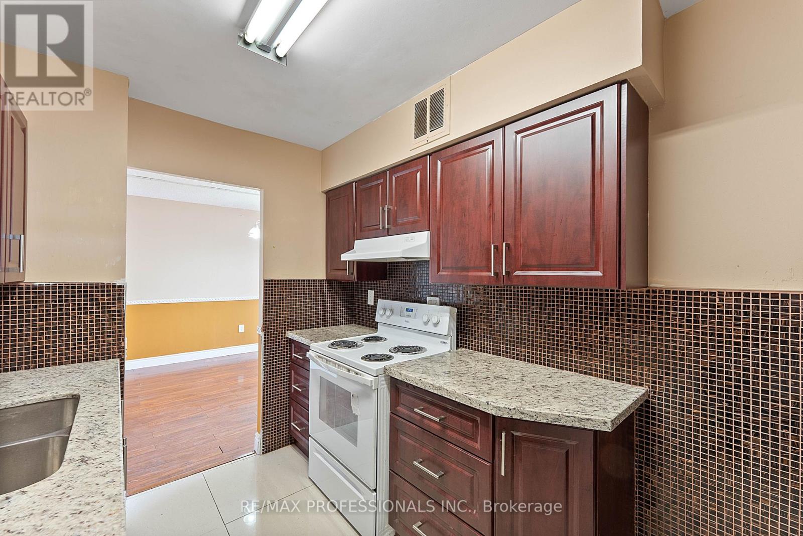 1405 - 390 Dixon Road, Toronto, Ontario  M9R 1T4 - Photo 16 - W12845260