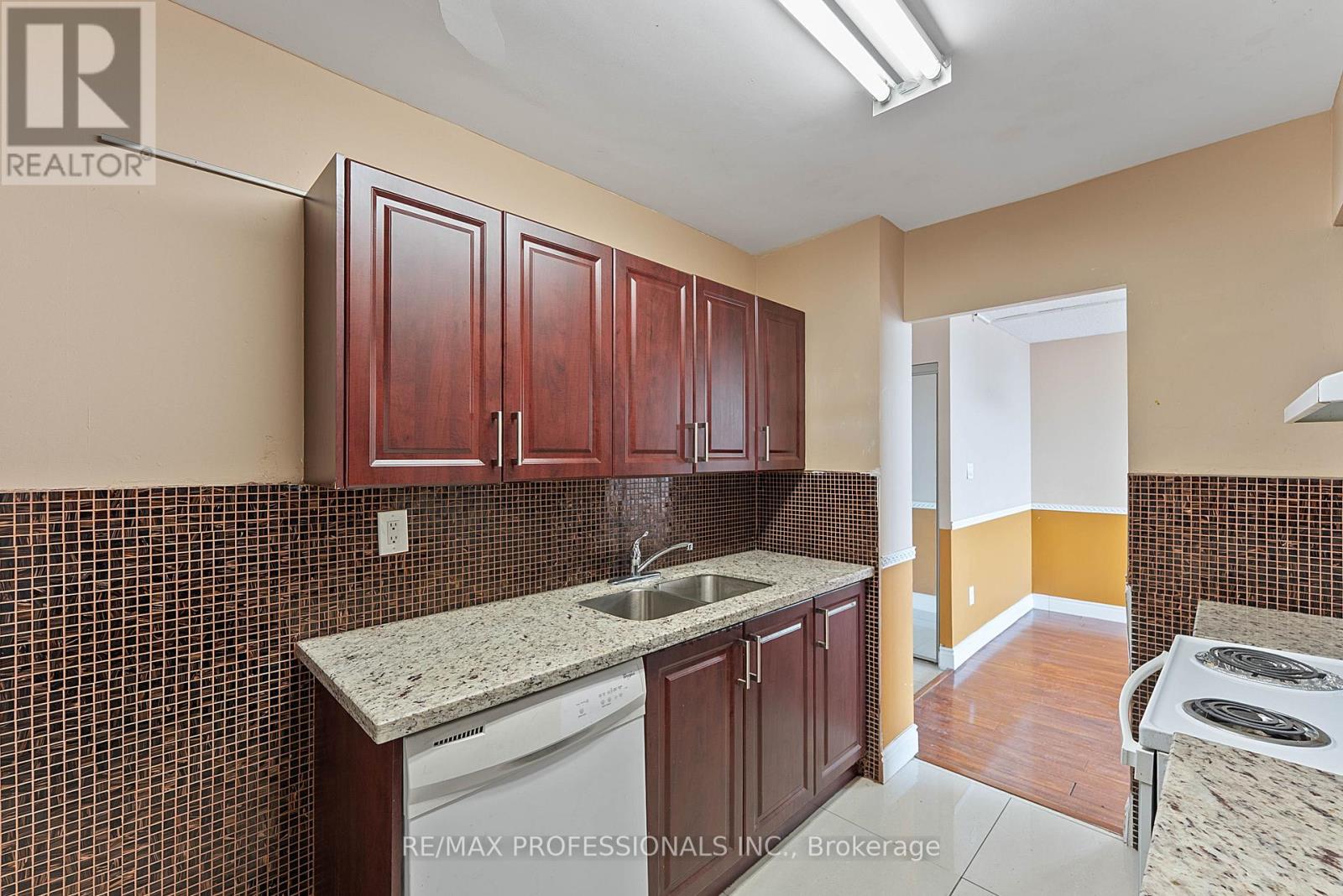 1405 - 390 Dixon Road, Toronto, Ontario  M9R 1T4 - Photo 17 - W12845260