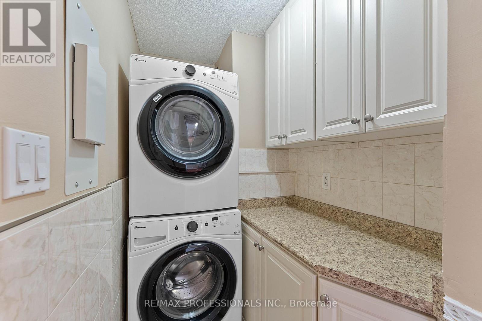 1405 - 390 Dixon Road, Toronto, Ontario  M9R 1T4 - Photo 30 - W12845260