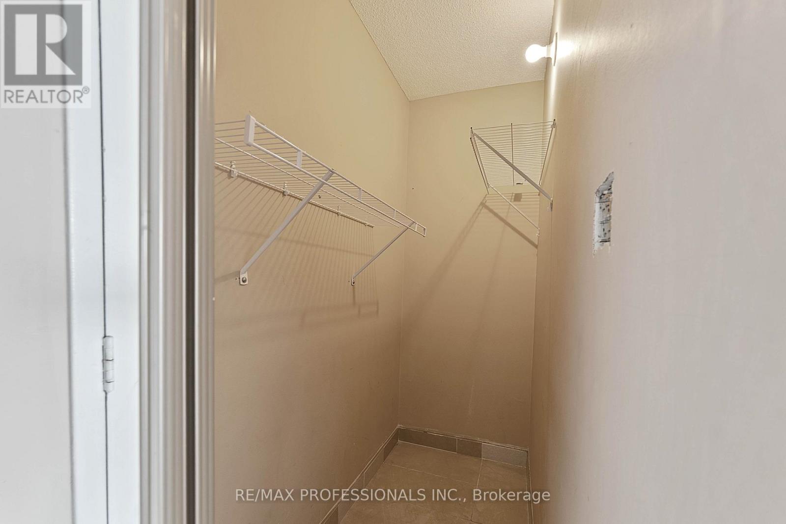 1405 - 390 Dixon Road, Toronto, Ontario  M9R 1T4 - Photo 31 - W12845260