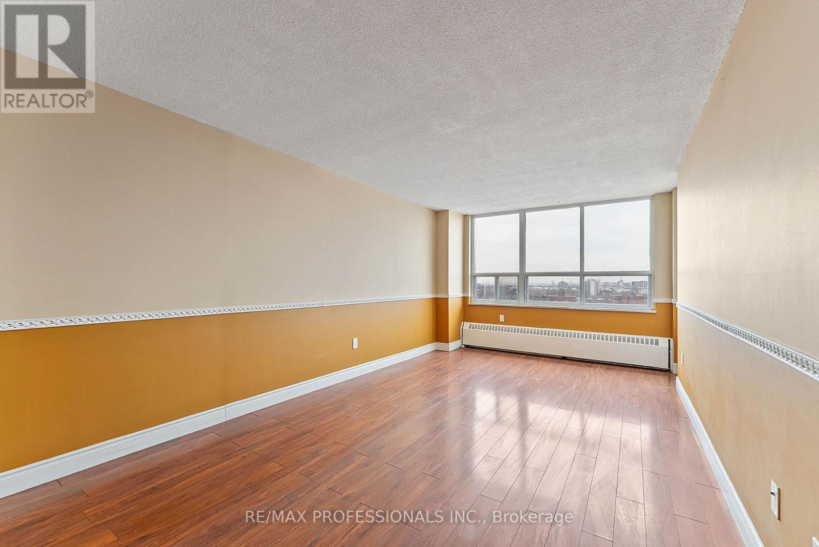 1405 - 390 Dixon Road, Toronto, Ontario  M9R 1T4 - Photo 8 - W12845260