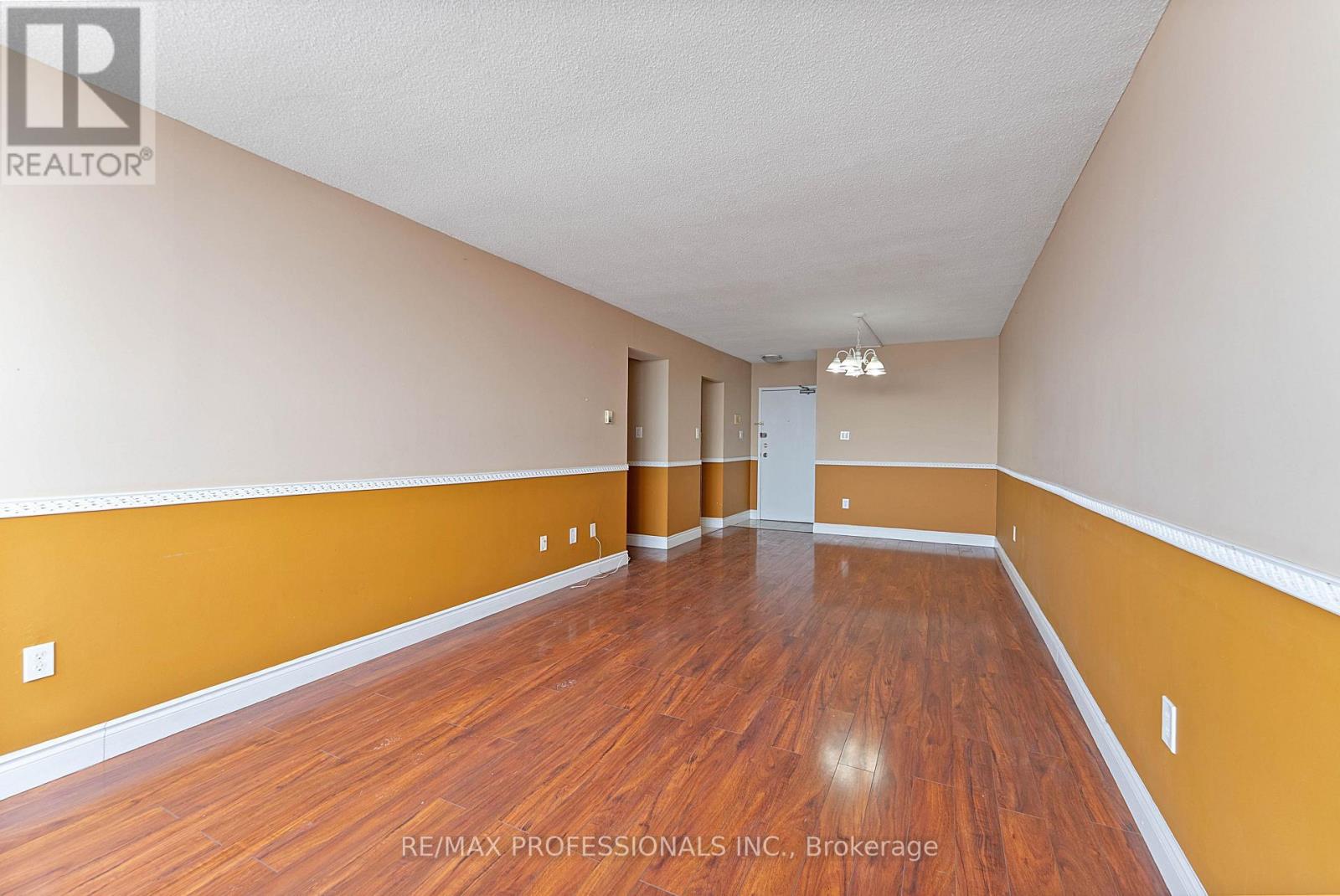 1405 - 390 Dixon Road, Toronto, Ontario  M9R 1T4 - Photo 9 - W12845260