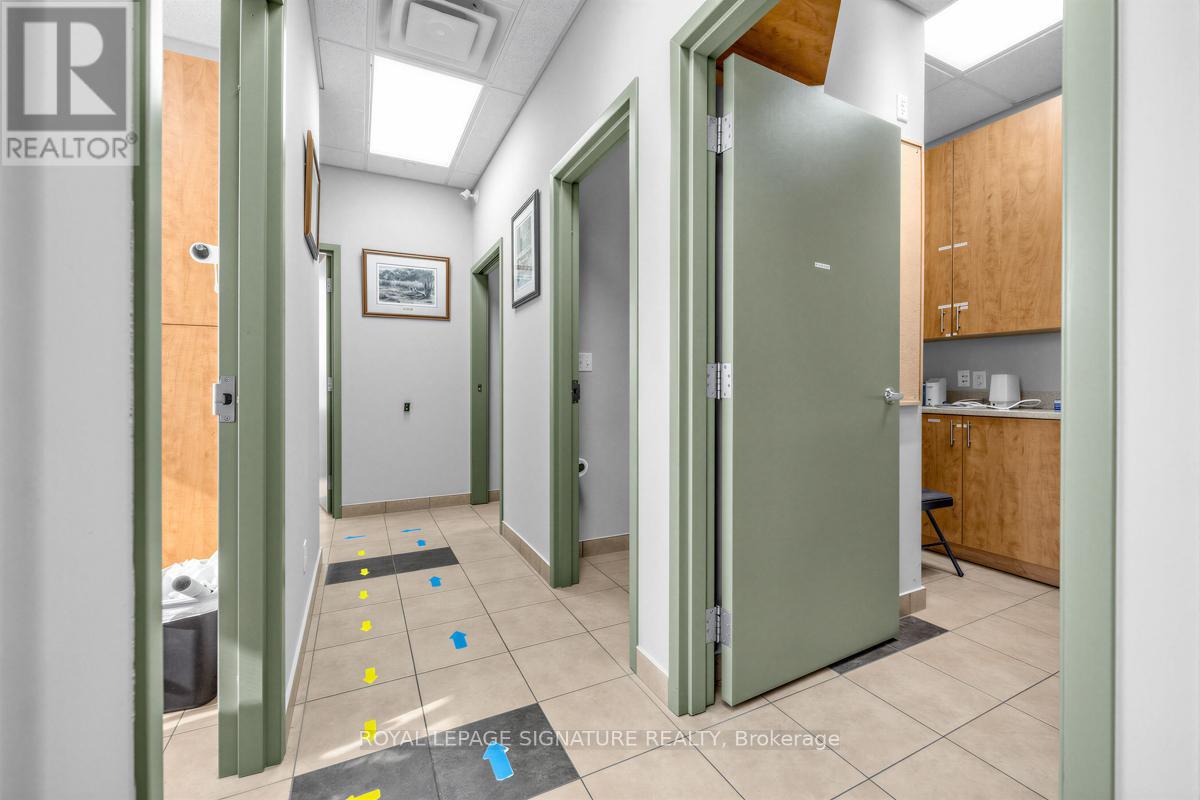 201 - 100 Pertosa Drive, Brampton, Ontario  L6X 0H9 - Photo 10 - W12845286