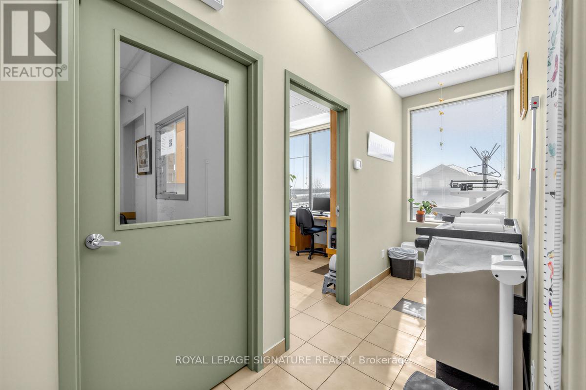 201 - 100 Pertosa Drive, Brampton, Ontario  L6X 0H9 - Photo 12 - W12845286