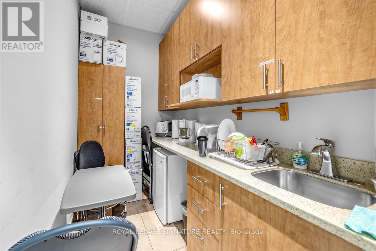 201 - 100 Pertosa Drive, Brampton, Ontario  L6X 0H9 - Photo 21 - W12845286