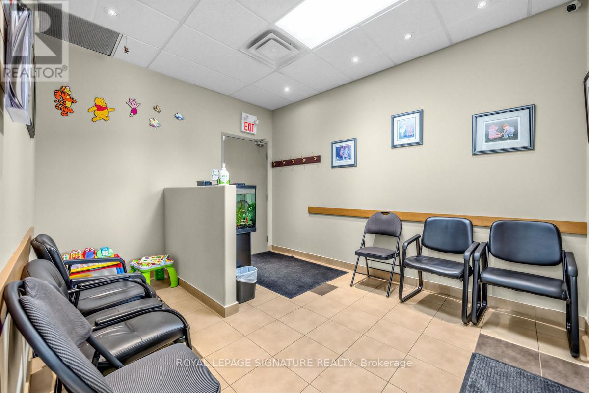 201 - 100 Pertosa Drive, Brampton, Ontario  L6X 0H9 - Photo 7 - W12845286