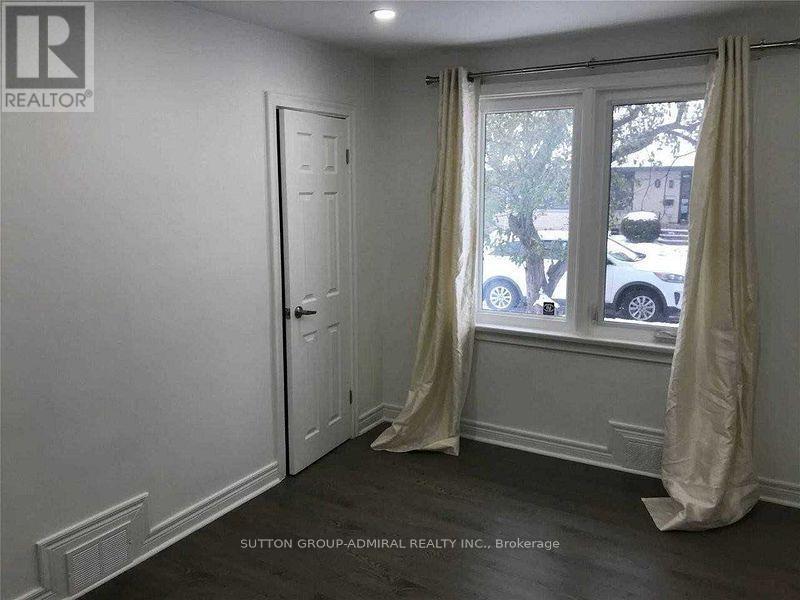 2 Sevenoaks Avenue, Toronto, Ontario  M8Z 3P7 - Photo 11 - W12845310