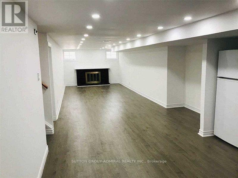 2 Sevenoaks Avenue, Toronto, Ontario  M8Z 3P7 - Photo 14 - W12845310