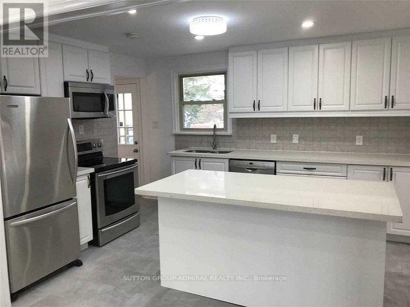 2 Sevenoaks Avenue, Toronto, Ontario  M8Z 3P7 - Photo 3 - W12845310