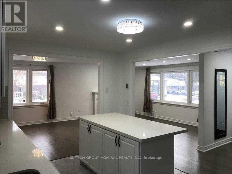 2 Sevenoaks Avenue, Toronto, Ontario  M8Z 3P7 - Photo 4 - W12845310