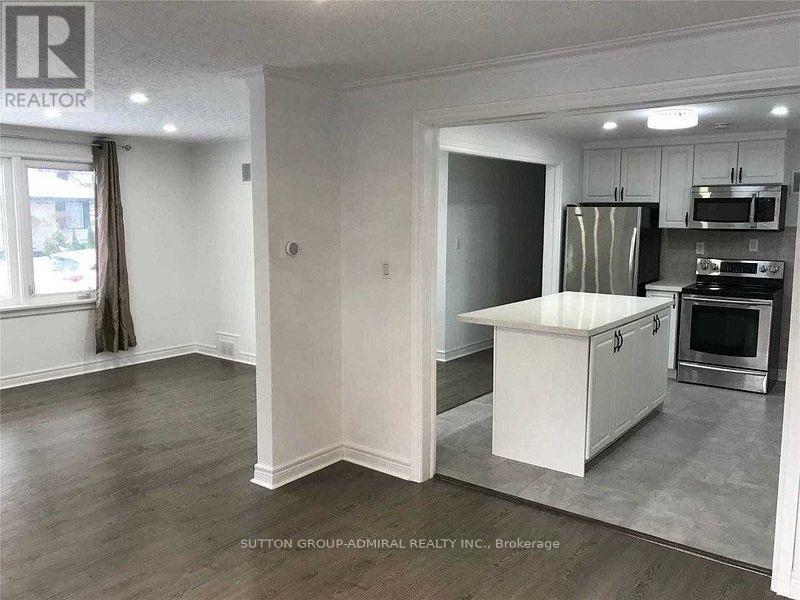 2 Sevenoaks Avenue, Toronto, Ontario  M8Z 3P7 - Photo 6 - W12845310