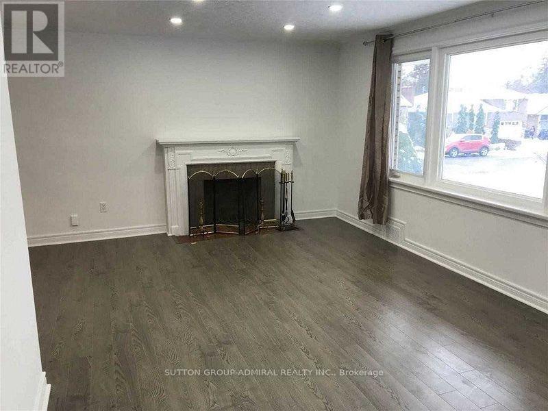 2 Sevenoaks Avenue, Toronto, Ontario  M8Z 3P7 - Photo 8 - W12845310