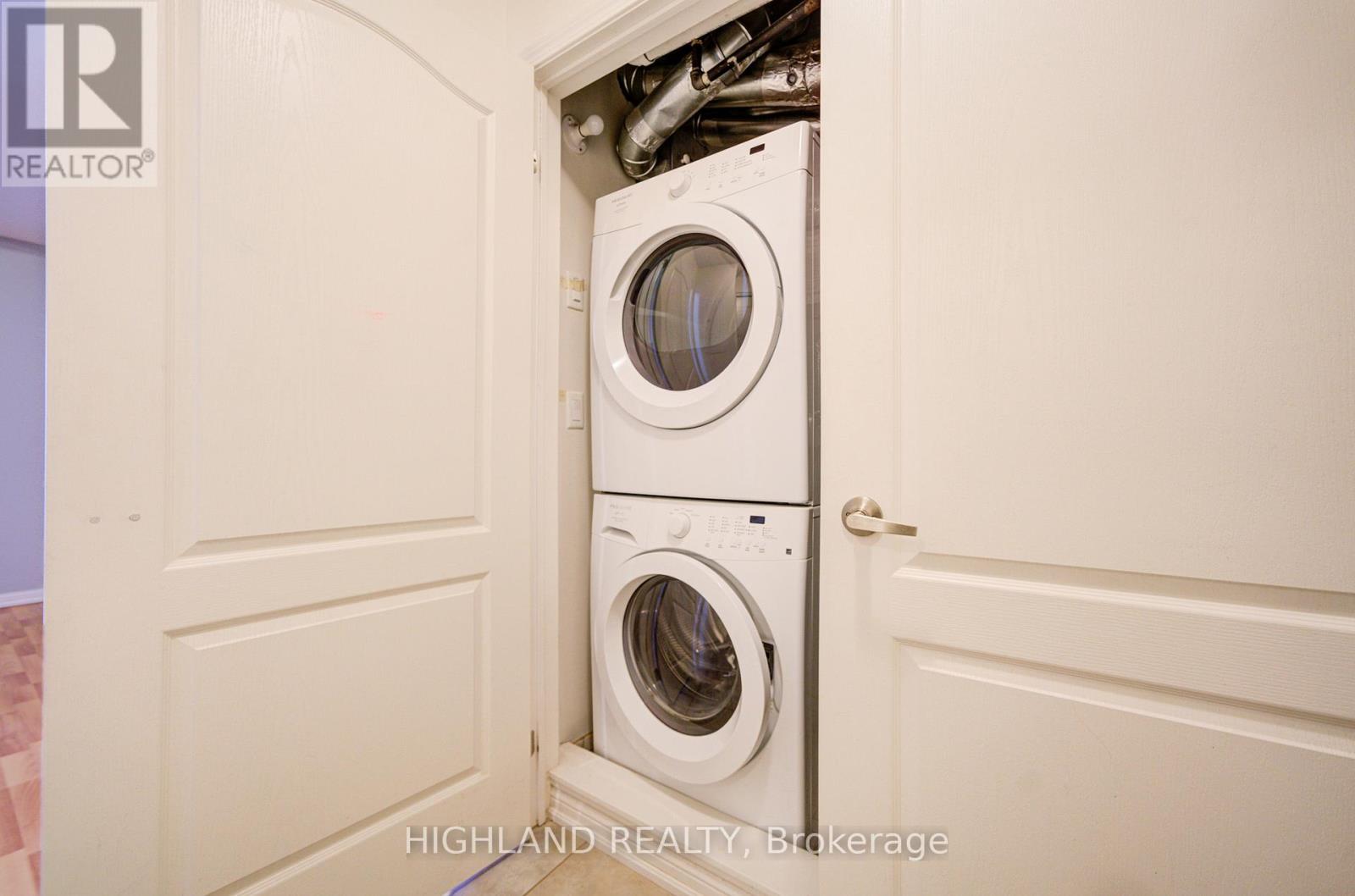 10 - 3115 Boxford Crescent, Mississauga, Ontario  L5M 0X1 - Photo 8 - W12845324