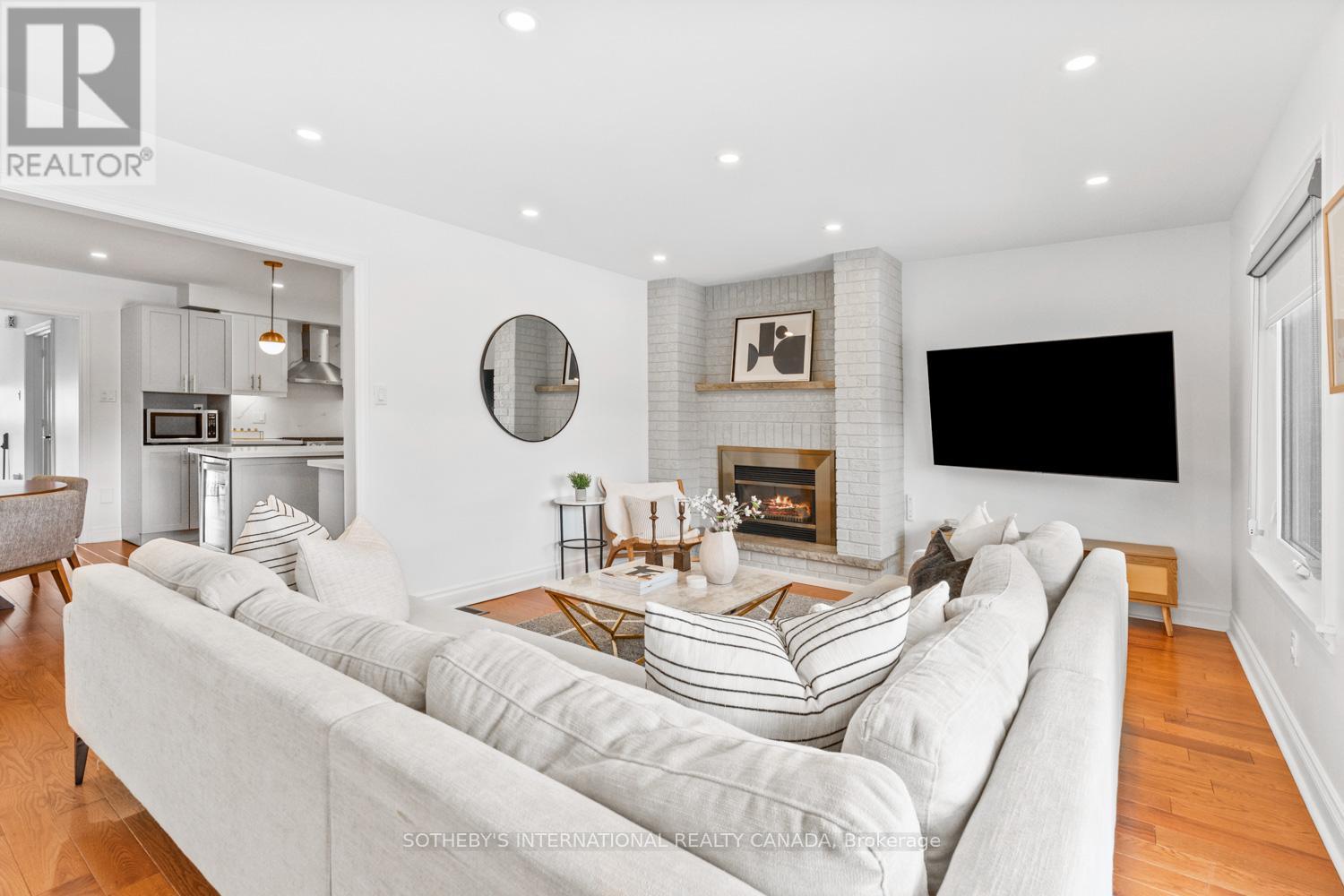 15a Schell Avenue, Toronto, Ontario  M6E 2S7 - Photo 18 - W12845328