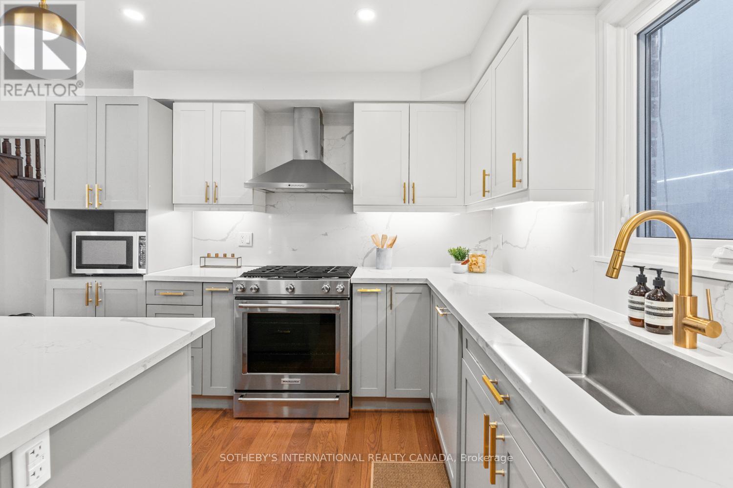 15a Schell Avenue, Toronto, Ontario  M6E 2S7 - Photo 3 - W12845328