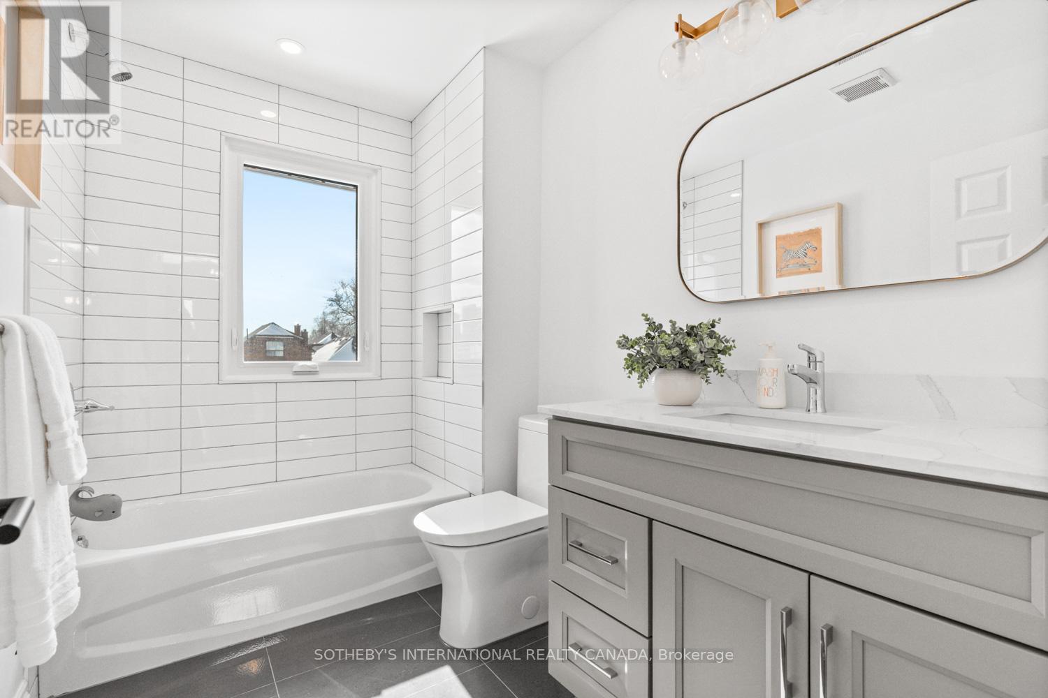 15a Schell Avenue, Toronto, Ontario  M6E 2S7 - Photo 37 - W12845328