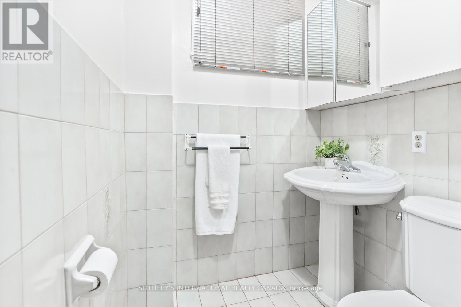 15a Schell Avenue, Toronto, Ontario  M6E 2S7 - Photo 42 - W12845328