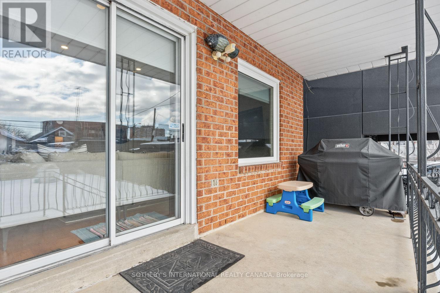 15a Schell Avenue, Toronto, Ontario  M6E 2S7 - Photo 43 - W12845328