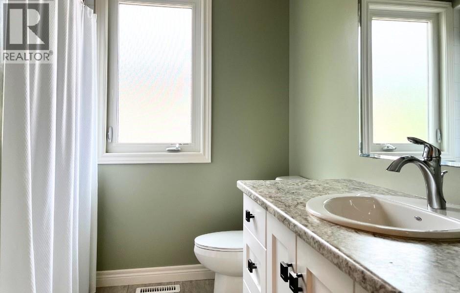 250 Meadowlark Lane, Sarnia, Ontario  N7S 0B7 - Photo 7 - 26004522