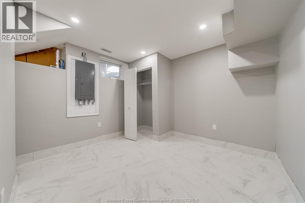 658 Tournier, Windsor, Ontario N9C 3H2 - Photo 11 - 26004577