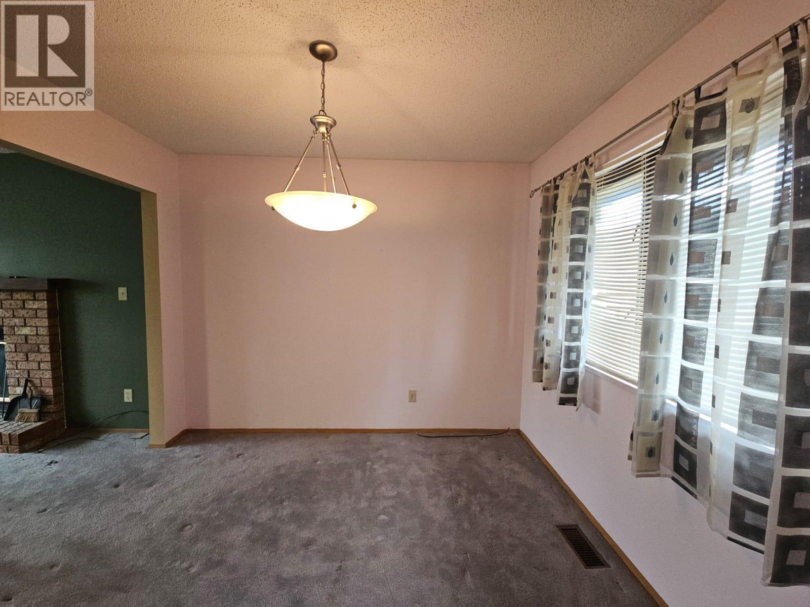 323 Cottonwood Avenue, Tumbler Ridge, British Columbia  V0C 2W0 - Photo 9 - 10377599