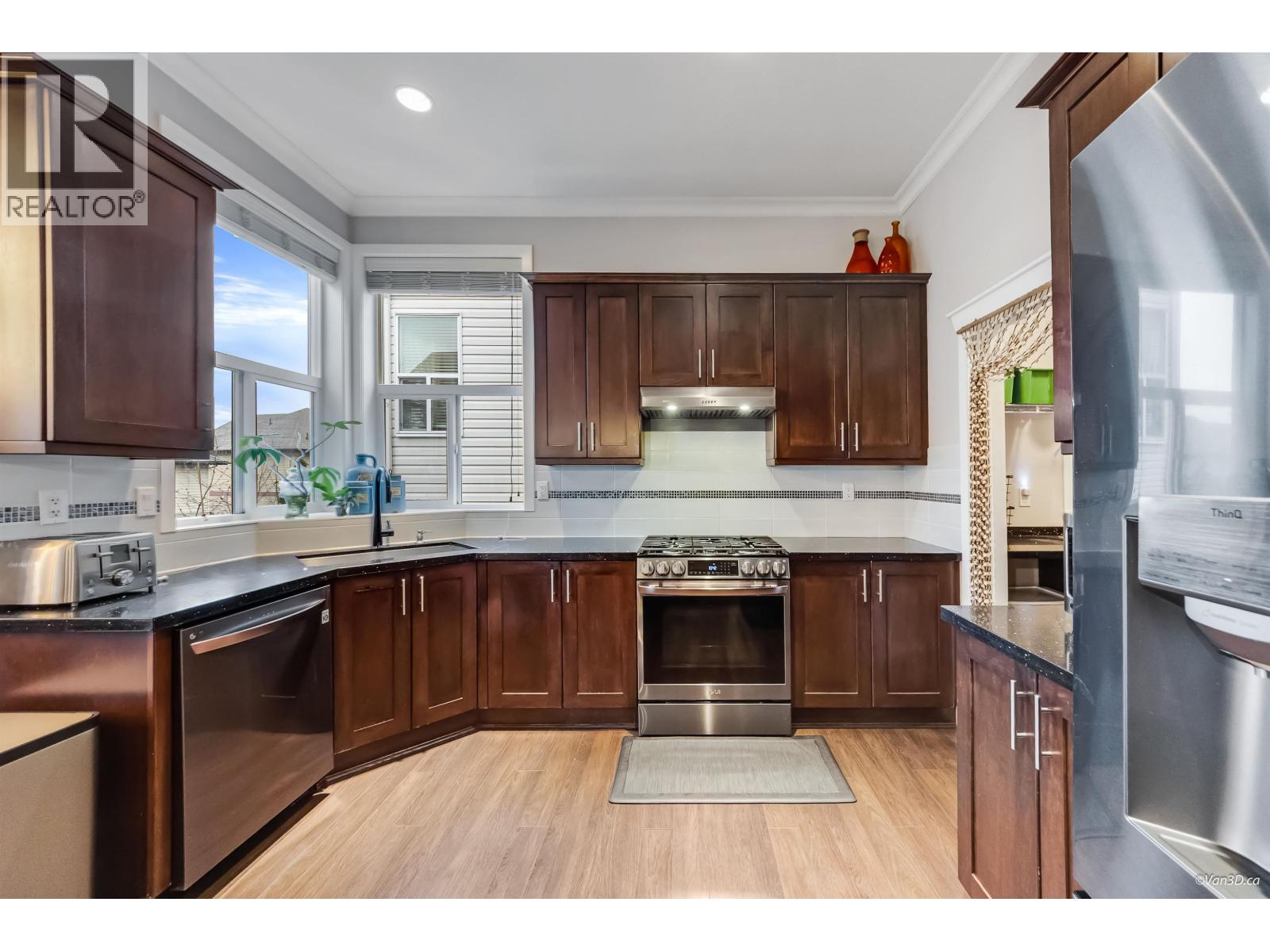 1318 Fifeshire Street, Coquitlam, British Columbia  V3E 0C8 - Photo 5 - R3094685