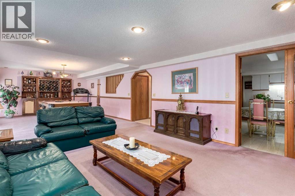 180 Edgevalley Circle Nw, Calgary, Alberta  T3A 4Z8 - Photo 34 - A2289124