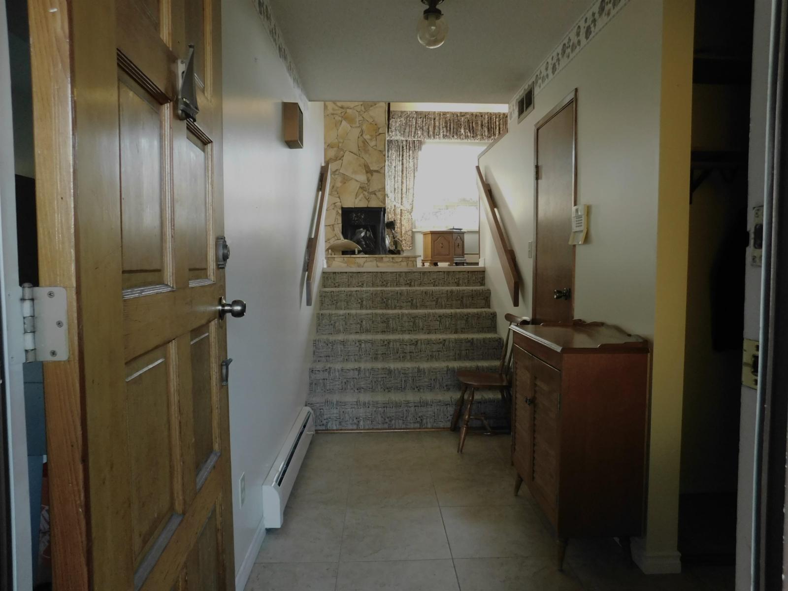 12420 91 Avenue, Surrey, British Columbia  V3V 1C9 - Photo 2 - R3095877