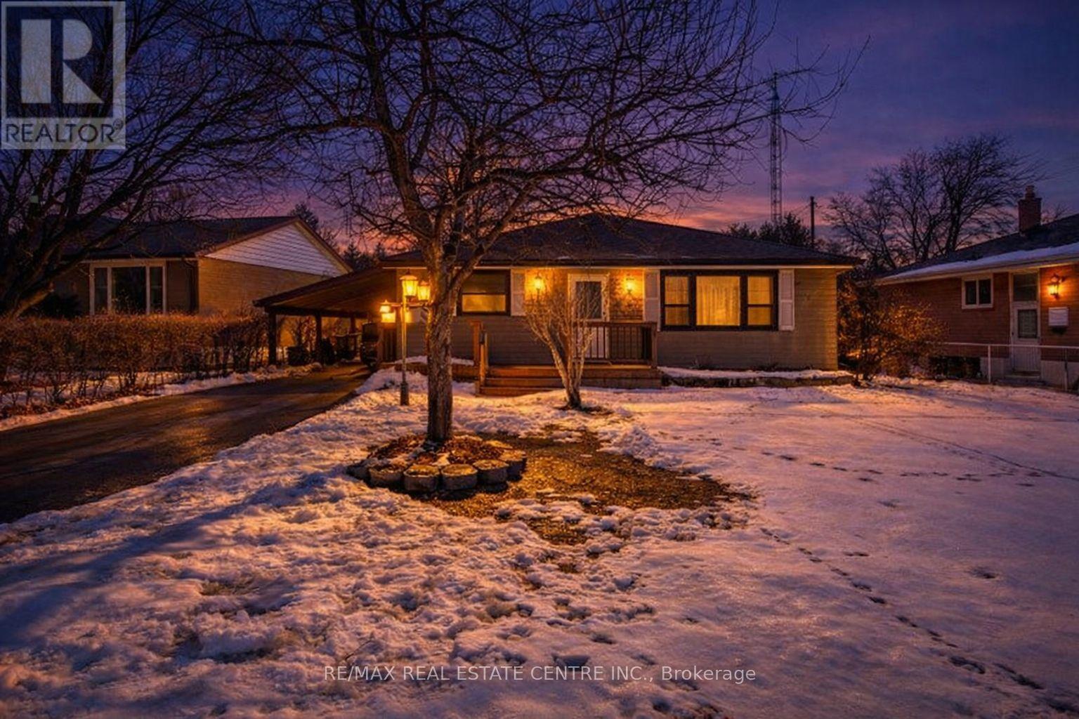 112 Anne Boulevard, Milton, Ontario  L9T 1A3 - Photo 1 - W12837652