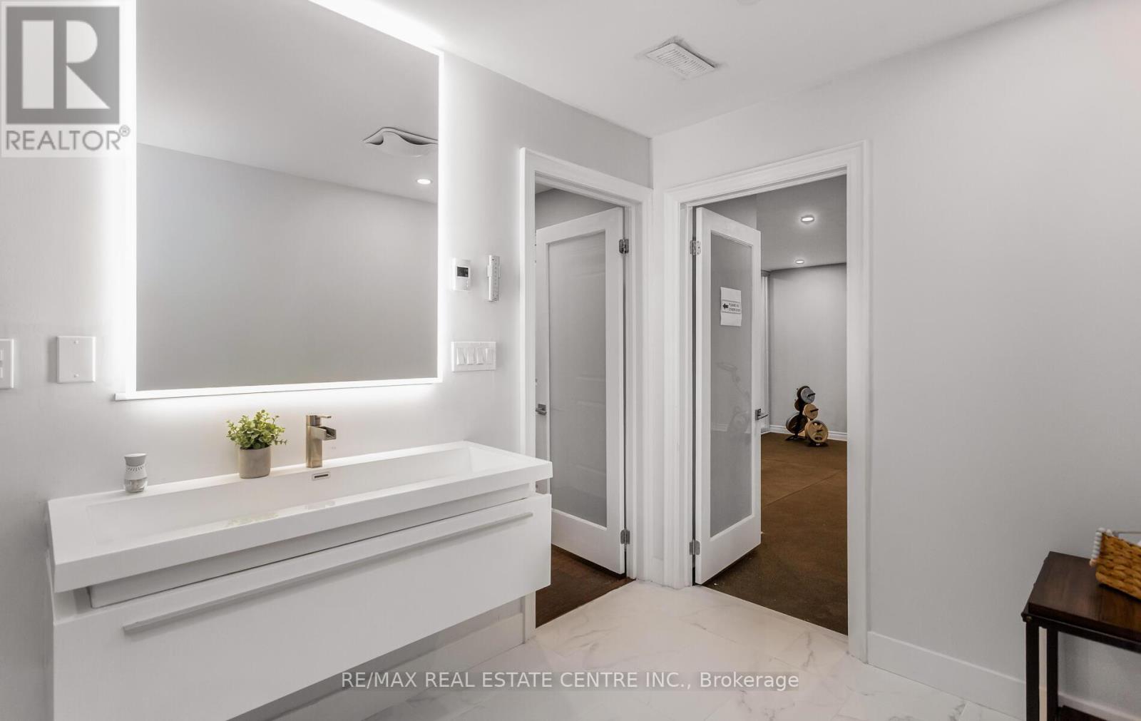 9 Rolling Acres Drive, Brampton, Ontario  L6X 5P3 - Photo 41 - W12844064