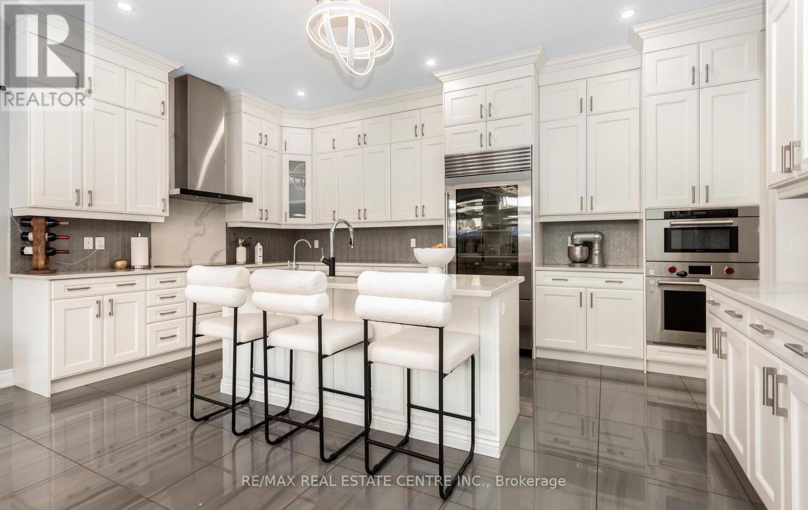 9 Rolling Acres Drive, Brampton, Ontario  L6X 5P3 - Photo 17 - W12844064