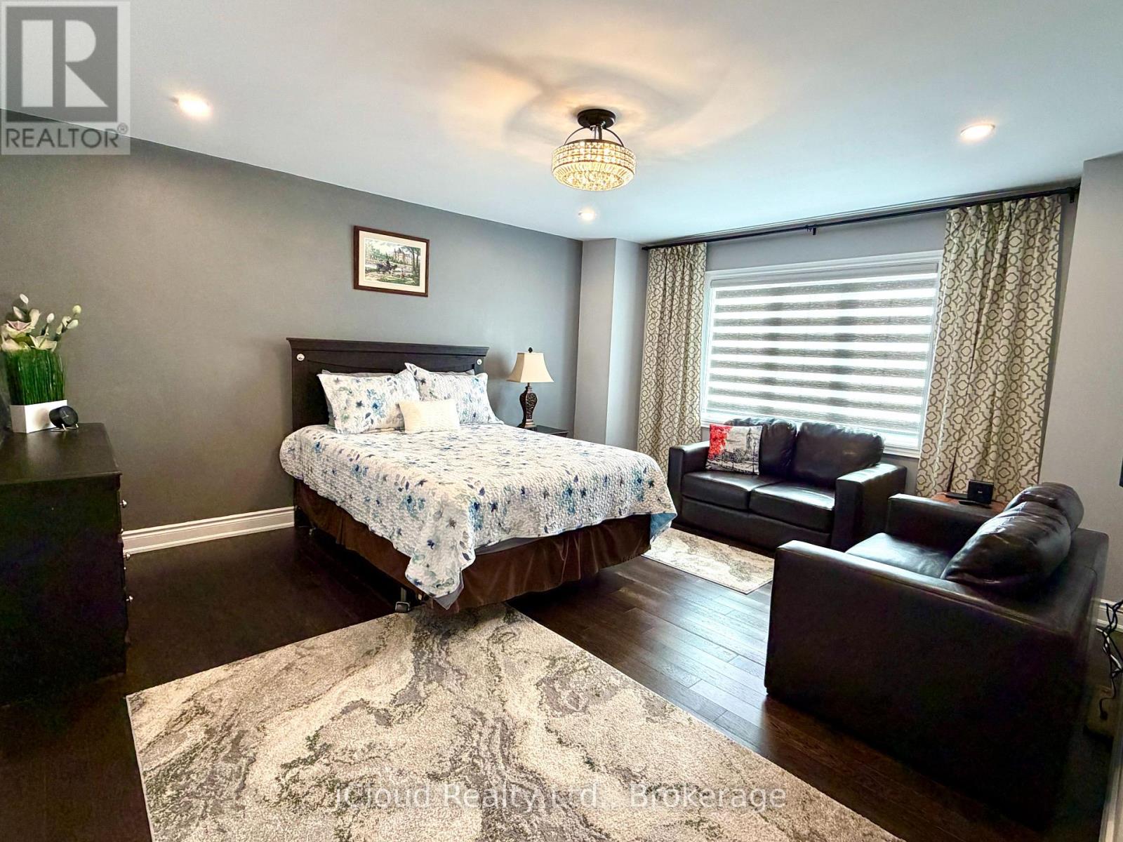 56 Esther Crescent, Thorold, Ontario  L3B 0G2 - Photo 41 - X12450499