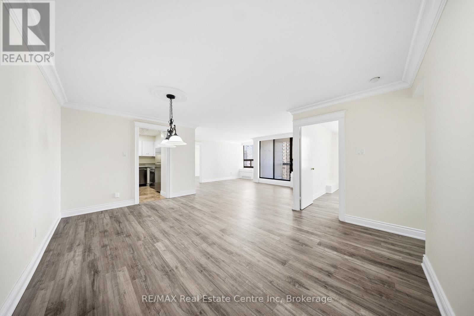 1204 - 20 Mississauga Valley Boulevard, Mississauga, Ontario  L5A 3S1 - Photo 3 - W12845496