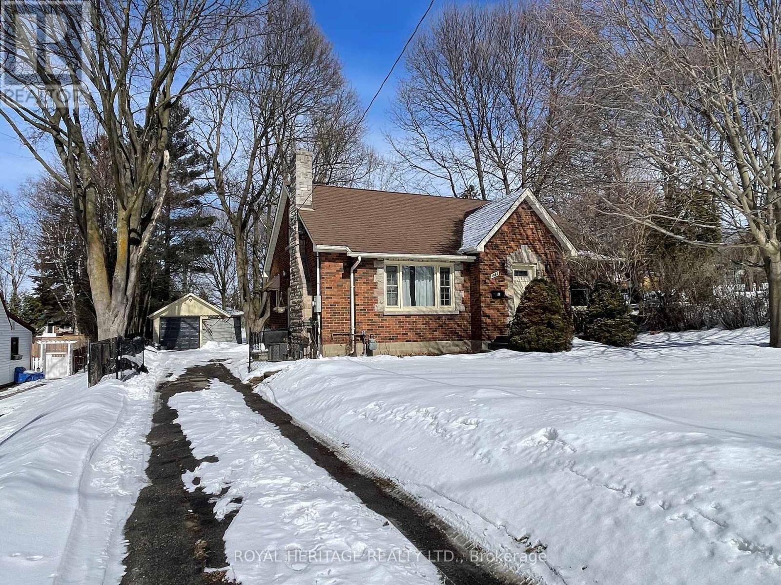 1052 King Street, Oshawa (Eastdale), Ontario  L1H 1H5 - Photo 2 - E12834626