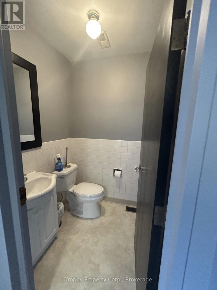 200 - 235 Highland Street, Dysart Et Al, Ontario  K0M 1S0 - Photo 18 - X12845396