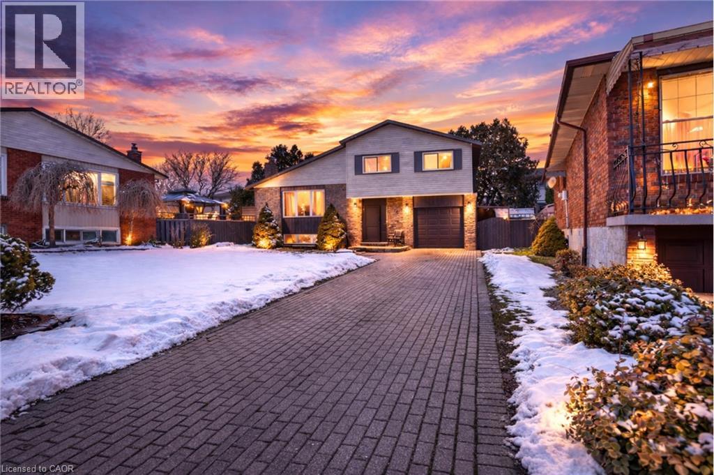 14 BASIN Crescent, Hamilton, Ontario