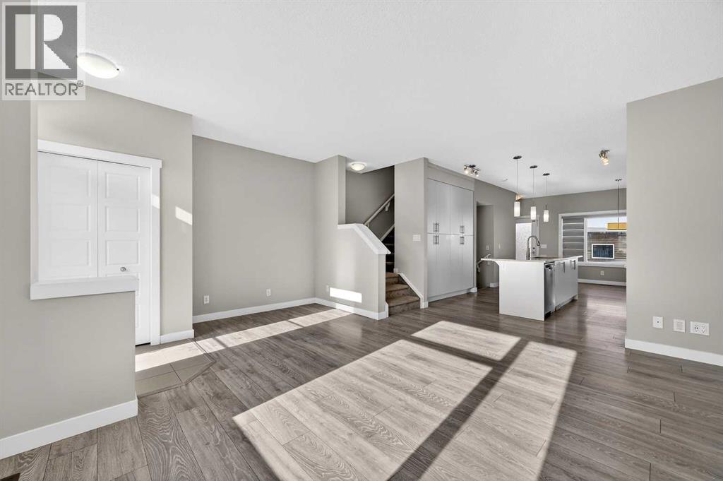 30 Sage Bluff Gate Nw, Calgary, Alberta  T3R 0Y9 - Photo 5 - A2286353